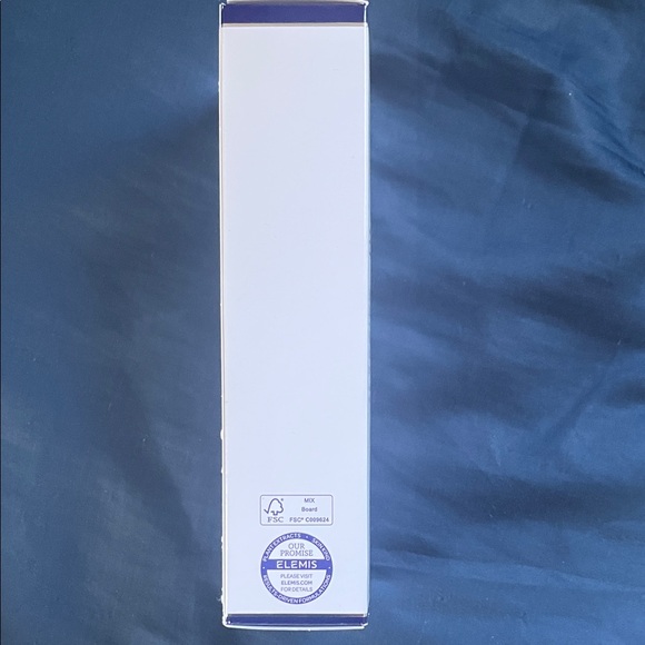 ELEMIS Balancing Lavender Toner - White and Blue - Picture 2 of 3